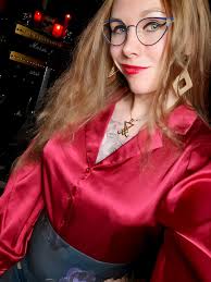 A 15 year old girl is young! I am 18 years old❤️ I need a male friend💗 No  matter the age😔interesting we are friends 💔