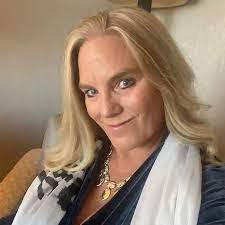 Karen Harsch's Instagram, Twitter & Facebook