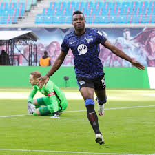 Herthas dedryck boyata hat sich gleich im team festgespielt (foto: Bundesliga Jhon Cordoba Bei Trainingsauftakt Von Hertha Bsc Wieder Dabei