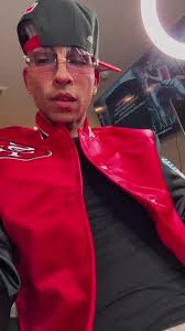 aqui cuchando mi music