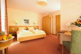 Situated in schotten, this hotel is within 12 mi (20 km) of laubach museum, laubach castle, and marktplatz. Die Zimmer Im Akzent Hotel Haus Sonnenberg