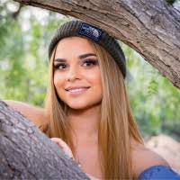 200+ "Vandell" profiles