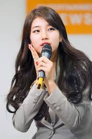 Oktober 1994 in gwangju) ist eine südkoreanische popsängerin, schauspielerin und war ein mitglied der girlgroup miss a. Suzy Yoona Iu And Jiyeon Bae Suzy Cute Pose Good Evening Admin Angel Facebook