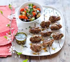 Brochettes De Veau Facon Kefta Sauce Chermoula Kefta Recette Brochette Recette Kefta