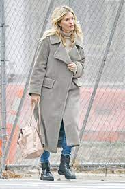 Chris Hemsworth Takes Thor S Hammer To Japan Plus Eva Longoria Billy Porter And More Sienna Miller Style Sienna Miller Teddy Coat