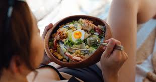 Photo 10 ingrédients anti-inflammatoires qui réinventent la salade d'été