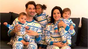 Hd desktop wallpaper and photos, dayly updates. Sunny Leone Shares Adorable Picture With Her Twin Baby Boys Noah And Asher As Webers Wish The World Happy Hanukkah