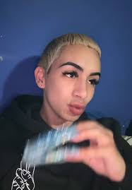 Understanding Long Nails: Styles and Meanings