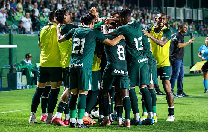 Goi&aacute;s vira sobre o Botafogo-SP e vence fora de casa - VAVEL Brasil
