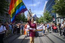 Maybe you would like to learn more about one of these? Strong In Diversity Rekord An Der Zurich Pride Uber 50 000 Personen Sind Auf Die Strassen Gegangen