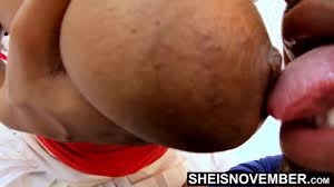 Mis pezones chupados por mi mejor amigo papi, chupando mis enormes Ebony  tetas HD