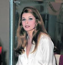 Born 13 may 1941) is an austrian film, stage and television actress, producer and author living in germany. Munchen Senta Berger Zum Hochzeitstag Aufs Oktoberfest Sudkurier Online Beauty Icons Beauty Woman Movie