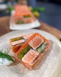 La recette du foie gras poché est utilisée par de nombreux professionnels et pour l'avoir testée maintes fois (au moins une vingtaine de fois par mes soins), c'est assurément le mode de cuisson que nous préférons à la maison. Ma Recette De Terrine Aux Deux Saumons Laurent Mariotte Recette De Terrine Terrine Aux Deux Saumons Petits Plats En Equilibre