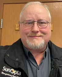 Seth Ewing's Instagram, Twitter & Facebook