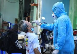 Sau khi xét nghiệm hai lần kết quả âm tính, tiếp viên này về cách ly tại nhà trọ ở đường bạch đằng, phường 2, quận tân bình. Gajvrsycasuskm