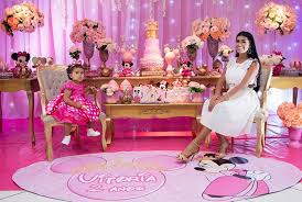 Mc roba cena cifras, letras, tablaturas e videoaulas das músicas no cifra club. Mc Pocahontas Celebra Aniversario De Dois Anos Da Filha Me Deixou Mais Bonita Quem Quem News