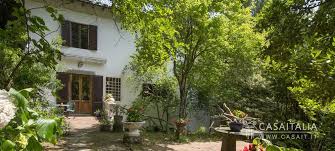 Fornoli, bagni di lucca, villa in vendita di 340 mq, buone condizioni, riscaldamento autonomo, classe energetica: Villa Con Parco In Vendita A Bagni Di Lucca