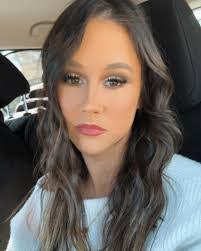 Jennifer Andersen's Instagram, Twitter & Facebook