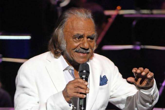 Johnny Mathis announces retirement from touring at 89 after heartbreaking health concerns - The Mirror US