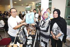 It also helps the youngsters to better understand the history of sarawak which could be used for their future reference. Pustaka Miri 5th Hobbies Collections And Arts Exhibition Ends Today
