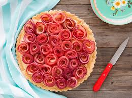 2 uova 100 gr di burro 130 gr di zucchero 200 gr. Ricetta Crostata Con Rose Di Mele Dolcidee
