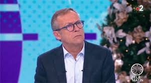 Portrait of french television host lionel cassan. Telematin La Matinale De France 2 Les Raisons Du Succes Telematin Nouveautes Tele Com