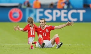Bale plays as a richt winger. These Beautiful Pictures Capture Gareth Bale S Wonderful Celebrations With His Daughter Wales Online