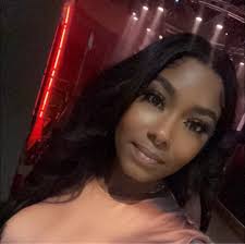 Do anyone have pictures with dark pink hair?