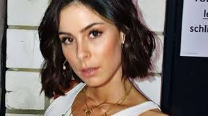 Sophia verkündete im august bei „promi big brother ihre schwangerschaft, war schon im 4. Lena Meyer Landrut Postet Foto Von Schild Aber Viele Starren Eher Auf Ihren Oberkorper Merkur Entertainment Removed News From Www Merkur De Germany