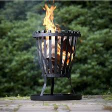 Ein offenes feuer im garten führt oft zu streit. Feuer Im Garten Lagerfeuerromantik Vorm Haus