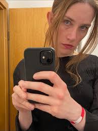 Robin Thaxton's Instagram, Twitter & Facebook