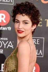 Curly Hairstyles That Are All About That Texture Curly Hair Styles Curly Pixie Haircuts Short Curly Hair