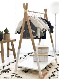Portant à vêtements modulable en bois. Portant Vetement Bebe Tipi En Bois Interior Babyboy Nursery Room Boho Wild White Minimalist By Decoration Chambre Bebe Chambre Bebe Decoration Chambre Enfant