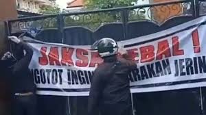 Ketua idi bali i gede putra suteja. Pro Jerinx Sid Lock The Fence Of Kejati Bali As Protest Act To The Prosecutor