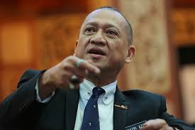 Born 15 may 1954) is a malaysian politician who served as the minister of tourism and culture, minister in the prime minister's department in charge of legal affairs, minister of entrepreneur development. Minister Tells Dap Mp To Get Facts Right On Malaysia Marathon Malaysia Malay Mail