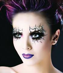 Coole Halloween Schminktipps Fur Einen Gruseligen Look Halloween Schminktipps Schminktipps Hexe Schminken