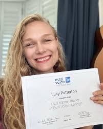 Just living that jungle & prairie life with @wildhertsphotos 🌿🌾🤗  Seriously though, go check out the other awesome work