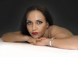 Free Images : person, girl, leg, model, jeans, youth, sitting, long hair,  dark hair, human body, black hair, thigh, lips, beauty, abdomen, photo  shoot, big eyes, brown hair, portrait photography, supermodel, gravure