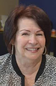 Mme Jocelyne Deschênes