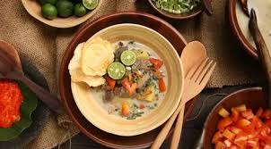 Berisikan daging sapi dan organ dalam (jeroan), soto betawi bisa jadi masakan terjamin kenikmatannya. Resep Soto Betawi Istimewa Lifestyle Fimela Com