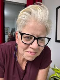 I don't know if you'll admire my new haircut at my age of 68. But I wanted  to do it and I did it. Are there any encouraging reviews?? 🥰🥰