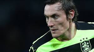 Dean Whitehead: Huddersfield Town veteran signs one-year contract