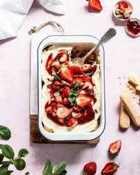 Erdbeer Minz Tiramisu Mit Quark Ohne Alkohol Und Perfekt Fur Die Ganze Familie Klara Ida Rezepte Lebensmittel Essen Lebensmittelfotografie