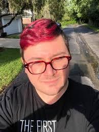 If this isn't the most PRECIOUS rainbow hair you've ever seen you must be  lying! 🤩😍 Drop your latest AF rainbow hairstyle below! 🌈💸 (IG:  ittybitty.city)