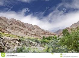 Innerhalb der alpen liegen sie in den ostalpen und sind teil der nördlichen kalkalpen. Schone Bettwasche Von Sedimentgesteinen In Den Bergen Von Ladakh Stockfoto Bild Von Himalaja Felsen 36240182