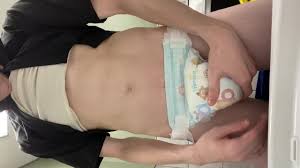 Diaper play: Wearing a pampers size 6 at work - ThisVid.com