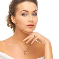 Levade Violet Horseshoe Necklace