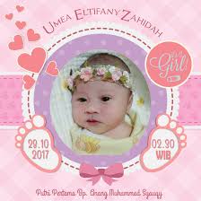 Taruh di piring santap berbarengan. New Born Baby Photo Desain Foto Kelahiran Bayi Untuk Mengabadikan Kenangan Kelahiran Buah Hati Anda Dalam Desain Yang Cute Kartu Bayi Foto Bayi Foto Kelahiran