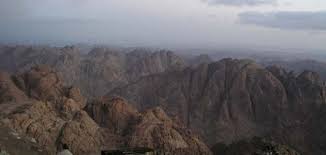 أين كلم الله سبحانه وتعالى نبي الله موسى عليه السلام موضوع