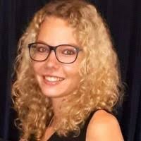 600+ profilů „Sandra“